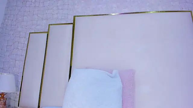 Snapshot of thalia888_ chatting on 11/10/25, 07:08 thalia888 online show from 11/10/25, 07:08