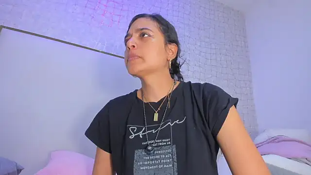 thalia888  online show from 02/18/26, 07:10