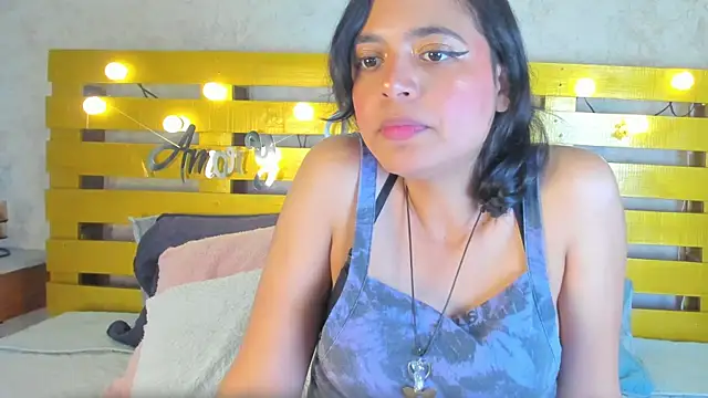 Snapshot of thalia888_ chatting on 09/20/25, 07:52 thalia888 online show from 09/20/25, 07:52