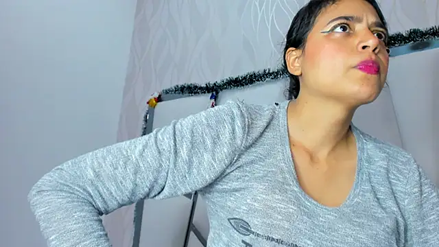 Snapshot of thalia888_ chatting on 12/14/25, 07:08 thalia888 online show from 12/14/25, 07:08