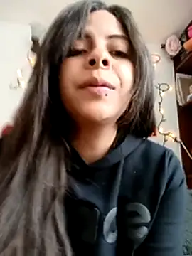 MiaCollinssx online show from 12/22/25, 12:38