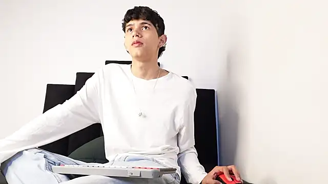 alexmark  online show from 10/21/25, 01:43