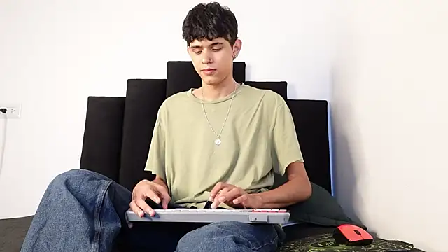 alexmark  online show from 10/23/25, 01:21