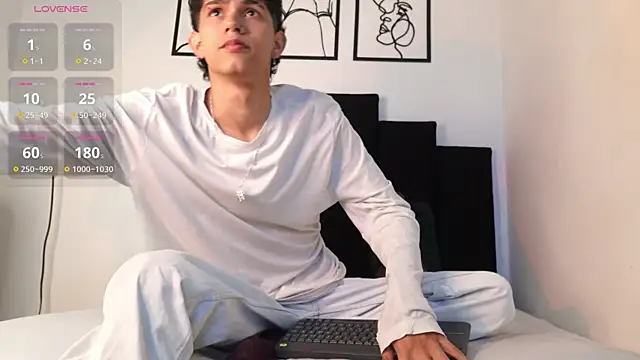 Snapshot of alexmark_ chatting on 01/07/26, 01:16 alexmark online show from 01/07/26, 01:16