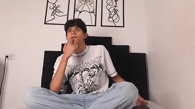 Snapshot of alexmark_ chatting on 02/20/26, 04:31 alexmark online show from 02/20/26, 04:31