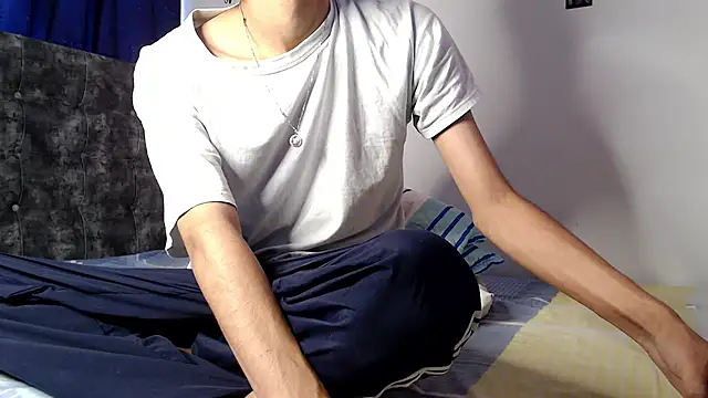 Snapshot of alexmark_ chatting on 04/23/26, 05:14 alexmark online show from 04/23/26, 05:14