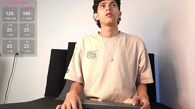 alexmark  online show from 12/18/25, 01:04