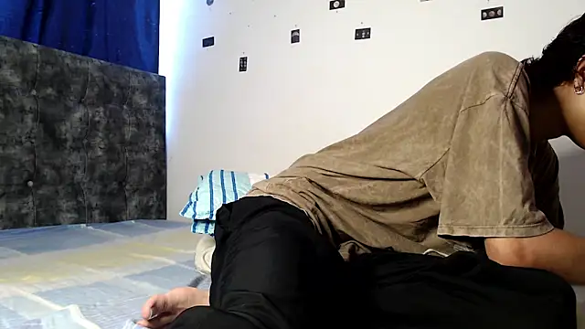 Snapshot of alexmark_ chatting on 04/28/26, 05:06 alexmark online show from 04/28/26, 05:06
