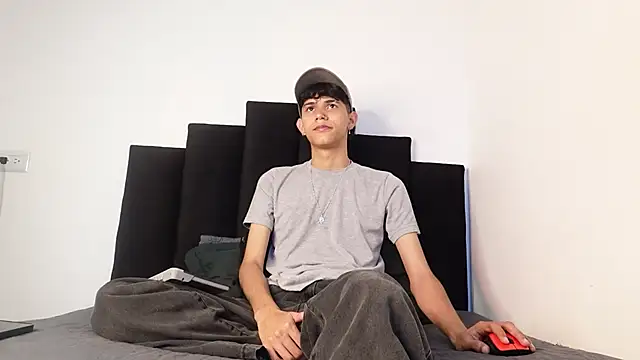 alexmark  online show from 11/28/25, 01:44