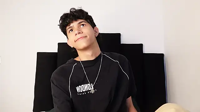 alexmark  online show from 09/24/25, 02:23