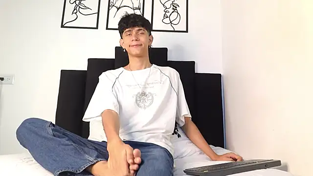 Snapshot of alexmark_ chatting on 01/19/26, 01:48 alexmark online show from 01/19/26, 01:48