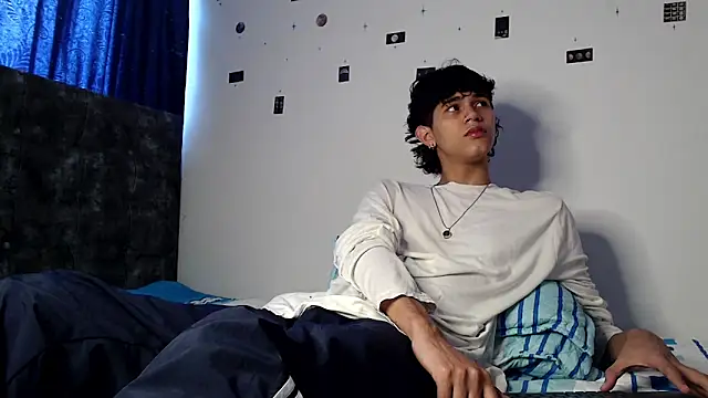 Snapshot of alexmark_ chatting on 05/04/26, 06:55 alexmark online show from 05/04/26, 06:55