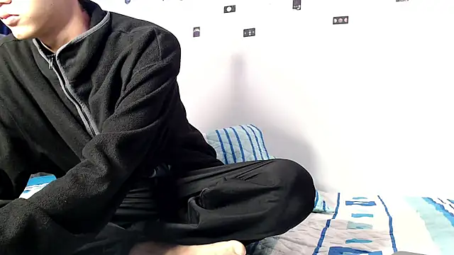 Snapshot of alexmark_ chatting on 04/07/26, 02:30 alexmark online show from 04/07/26, 02:30