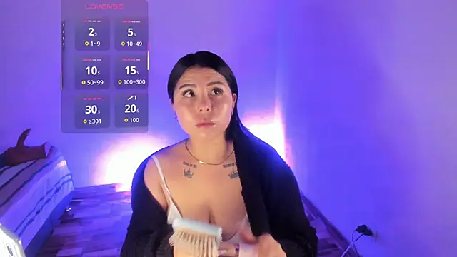 Snapshot of SiennaValera chatting on 11/20/25, 12:28 SiennaValera online show from 11/20/25, 12:28