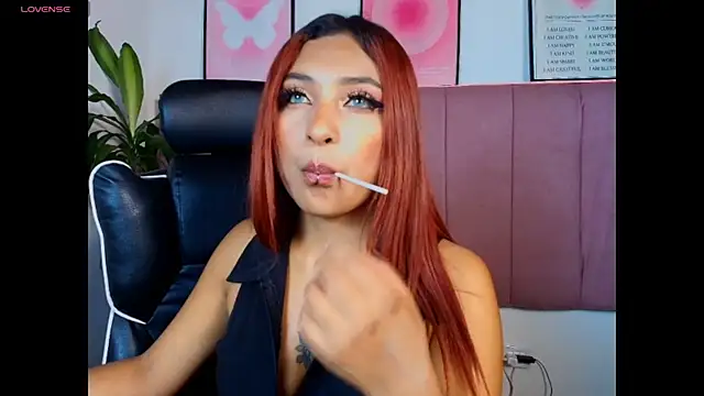 Naiaa Cruz online show from 03/10/26, 07:40