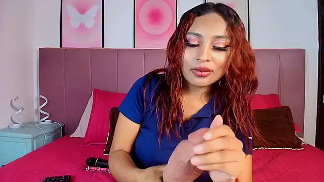 Naiaa Cruz online show from 03/11/26, 07:52