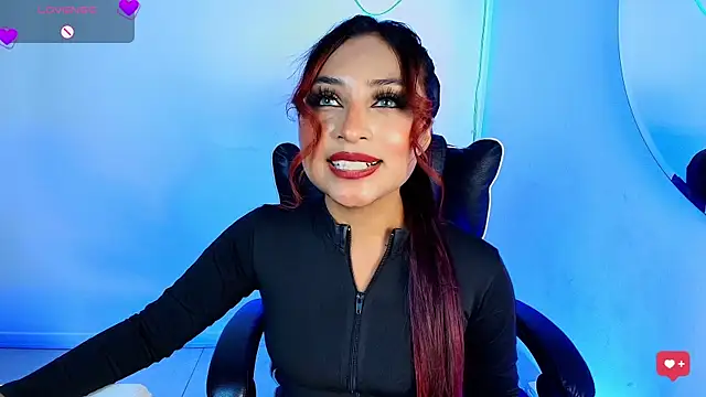 Naiaa Cruz online show from 05/21/26, 07:44