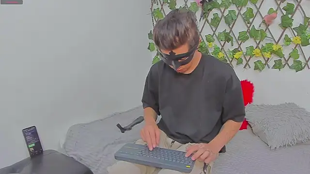 COUPLE25 33 online show from 02/11/26, 10:59