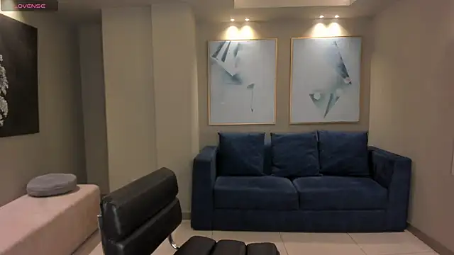 LeahNovac online show from 09/09/25, 12:25