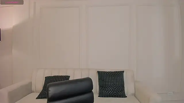 LeahNovac online show from 12/05/25, 11:20