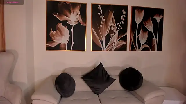 LeahNovac online show from 09/25/25, 11:05