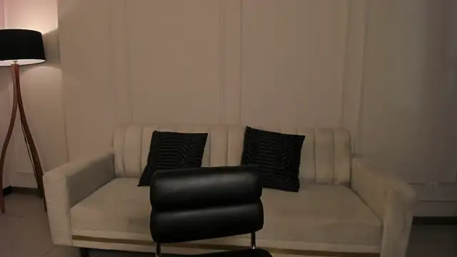 LeahNovac online show from 12/04/25, 11:20