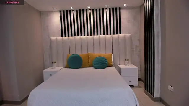 LeahNovac online show from 10/15/25, 11:40