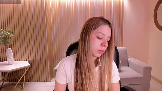 Snapshot of TiffannySins chatting on 07/11/26, 04:24 TiffannySins online show from 07/11/26, 04:24