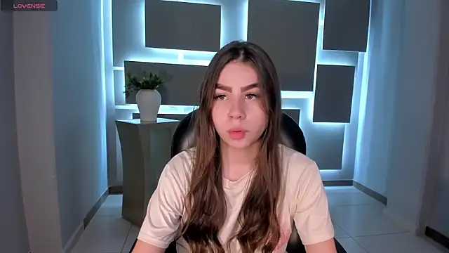 TiffannySins online show from 11/08/25, 03:32