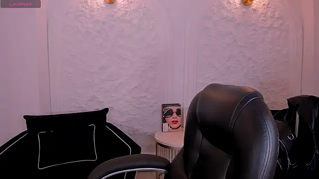 TiffannySins online show from 05/07/26, 03:55