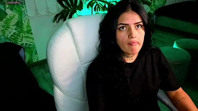 sari belle online show from 09/27/25, 09:32