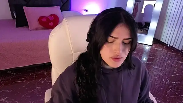 sari belle online show from 09/21/25, 11:37