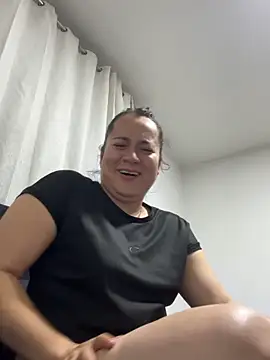 Snapshot of Leonis_0 chatting on 10/16/25, 03:26 Leonis 0 online show from 10/16/25, 03:26