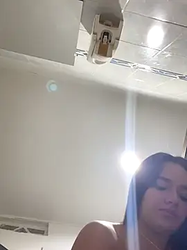 Luciaparker03 online show from 11/20/25, 02:51