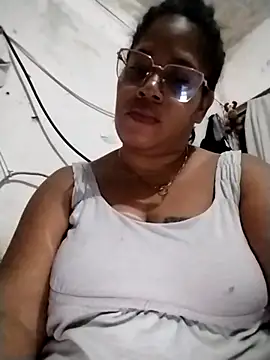 Snapshot of Big_ass_submissive chatting on 10/25/25, 01:16 Big ass submissive online show from 10/25/25, 01:16