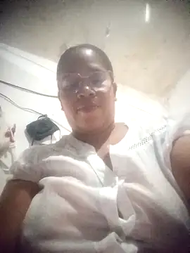 Snapshot of Big_ass_submissive chatting on 11/11/25, 12:44 Big ass submissive online show from 11/11/25, 12:44