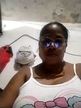 Snapshot of Big_ass_submissive chatting on 10/23/25, 04:22 Big ass submissive online show from 10/23/25, 04:22