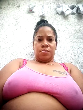 Snapshot of Big_ass_submissive chatting on 12/14/25, 01:17 Big ass submissive online show from 12/14/25, 01:17