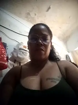 Snapshot of Big_ass_submissive chatting on 11/26/25, 05:35 Big ass submissive online show from 11/26/25, 05:35