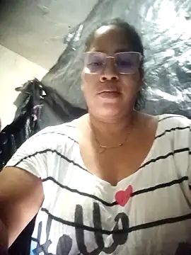 Snapshot of Big_ass_submissive chatting on 12/17/25, 03:22 Big ass submissive online show from 12/17/25, 03:22