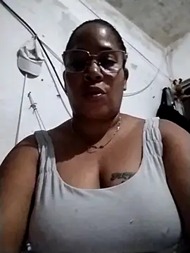 Snapshot of Big_ass_submissive chatting on 10/26/25, 02:23 Big ass submissive online show from 10/26/25, 02:23