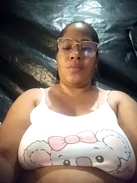 Snapshot of Big_ass_submissive chatting on 11/30/25, 04:02 Big ass submissive online show from 11/30/25, 04:02