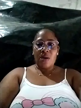 Snapshot of Big_ass_submissive chatting on 09/20/25, 06:07 Big ass submissive online show from 09/20/25, 06:07