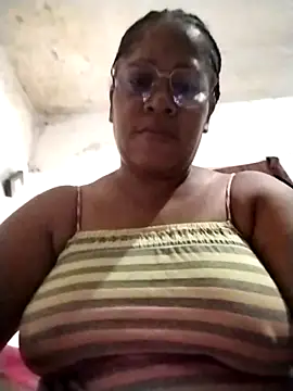 Snapshot of Big_ass_submissive chatting on 09/24/25, 06:03 Big ass submissive online show from 09/24/25, 06:03