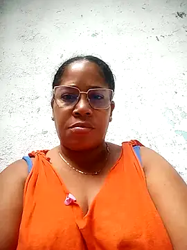 Snapshot of Big_ass_submissive chatting on 09/21/25, 05:18 Big ass submissive online show from 09/21/25, 05:18