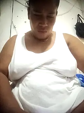 Snapshot of Big_ass_submissive chatting on 12/18/25, 01:04 Big ass submissive online show from 12/18/25, 01:04