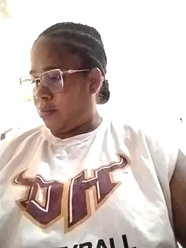 Snapshot of Big_ass_submissive chatting on 09/26/25, 05:31 Big ass submissive online show from 09/26/25, 05:31