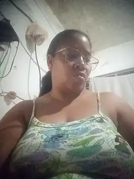 Snapshot of Big_ass_submissive chatting on 11/11/25, 12:38 Big ass submissive online show from 11/11/25, 12:38