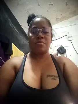 Snapshot of Big_ass_submissive chatting on 12/03/25, 01:32 Big ass submissive online show from 12/03/25, 01:32