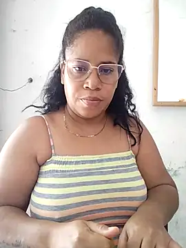 Snapshot of Big_ass_submissive chatting on 10/19/25, 03:04 Big ass submissive online show from 10/19/25, 03:04